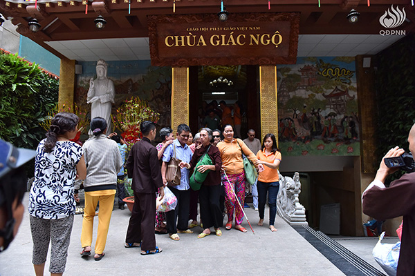 Quỹ Đạo Phật Ngày Nay - Tổng kết chương trình Quà Tết Yêu Thương - Đợt 2 tại TP. Hồ Chí Minh, Hà Tĩnh, Quảng Ngãi (C95)