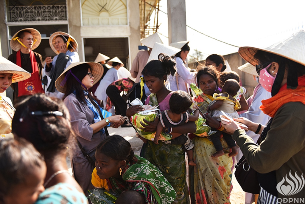 Quỹ Đạo Phật Ngày Nay - Tổng Kết Chương Trình Trao Quà Từ Thiện Và Cúng Dường Trai Tăng Tại Ấn Độ (C103)