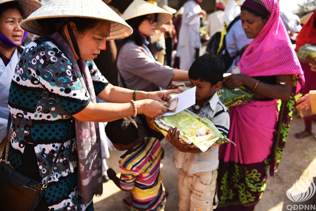 Quỹ Đạo Phật Ngày Nay - Tổng Kết Chương Trình Trao Quà Từ Thiện Và Cúng Dường Trai Tăng Tại Ấn Độ (C103)