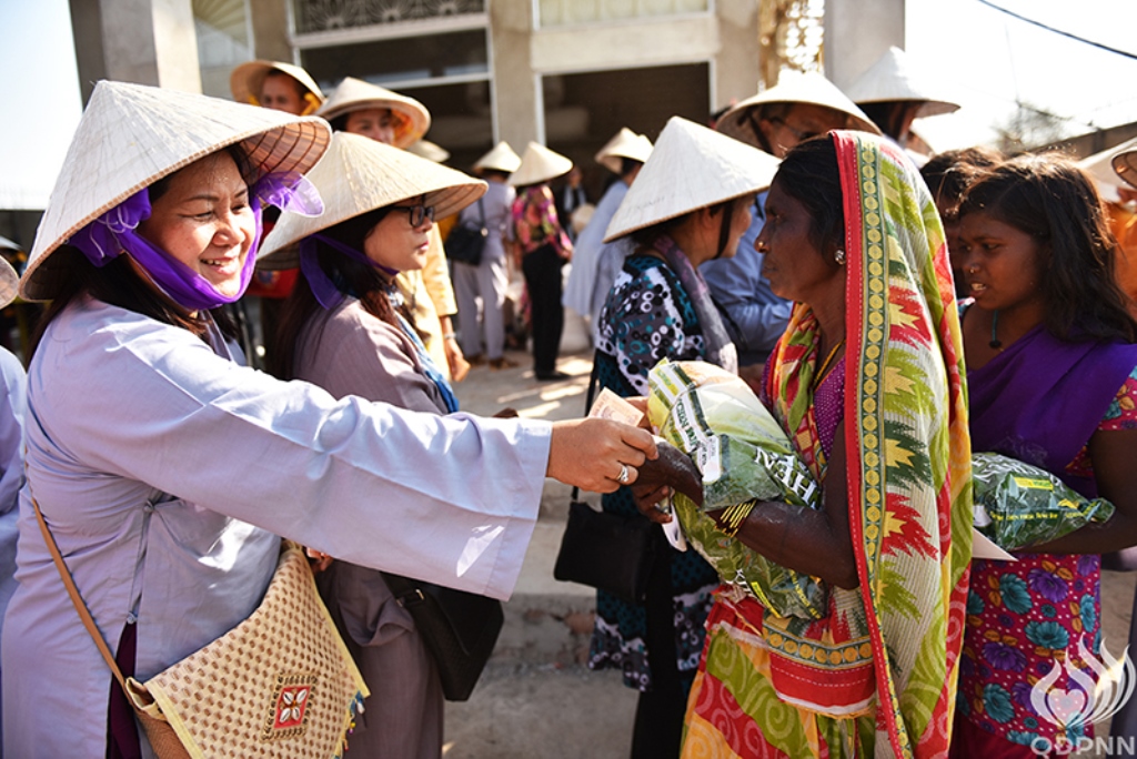 Quỹ Đạo Phật Ngày Nay - Tổng Kết Chương Trình Trao Quà Từ Thiện Và Cúng Dường Trai Tăng Tại Ấn Độ (C103)