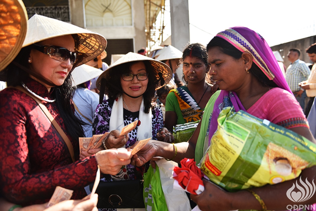 Quỹ Đạo Phật Ngày Nay - Tổng Kết Chương Trình Trao Quà Từ Thiện Và Cúng Dường Trai Tăng Tại Ấn Độ (C103)