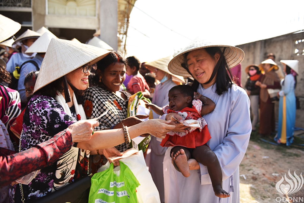 Quỹ Đạo Phật Ngày Nay - Tổng Kết Chương Trình Trao Quà Từ Thiện Và Cúng Dường Trai Tăng Tại Ấn Độ (C103)