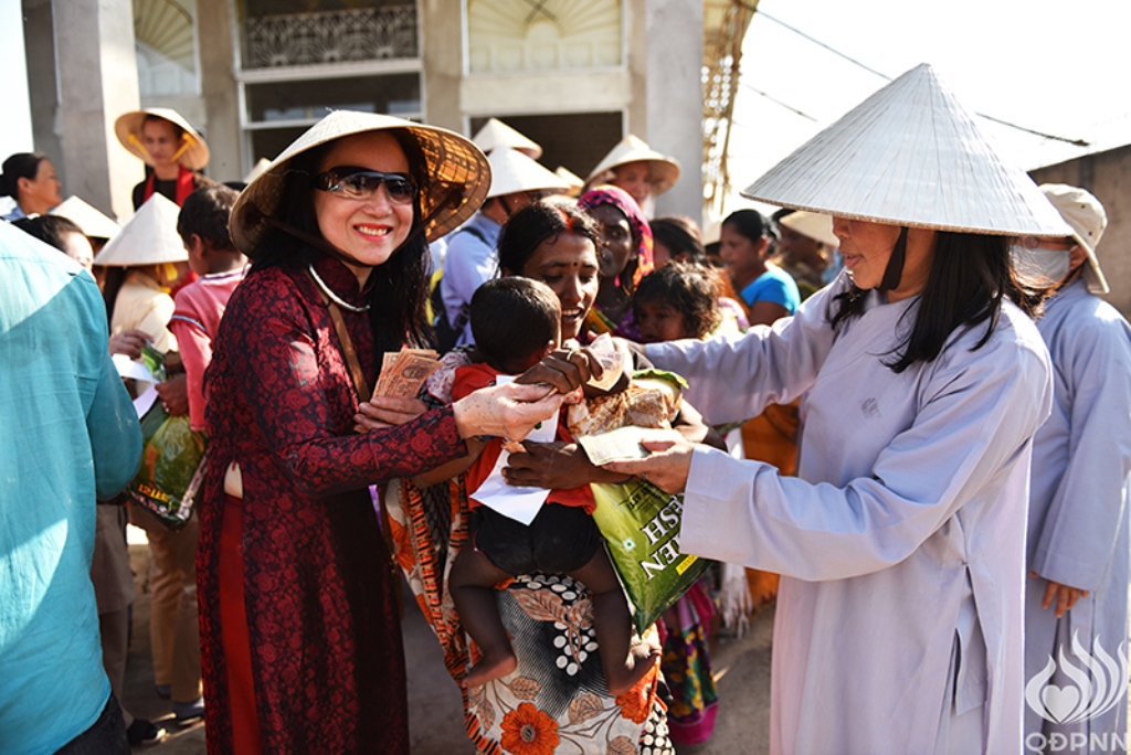 Quỹ Đạo Phật Ngày Nay - Tổng Kết Chương Trình Trao Quà Từ Thiện Và Cúng Dường Trai Tăng Tại Ấn Độ (C103)