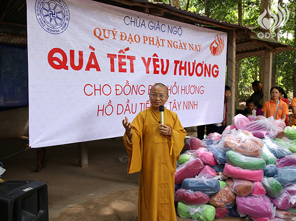 Quỹ Đạo Phật Ngày Nay: Tổng Kết Chương Trình  “Quà Tết Yêu Thương” cho kiều bào hồi hương tại hồ Dầu Tiếng - Tây Ninh (C92)