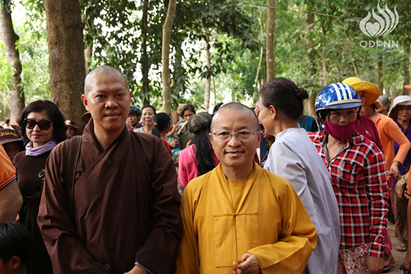 Quỹ Đạo Phật Ngày Nay: Tổng Kết Chương Trình  “Quà Tết Yêu Thương” cho kiều bào hồi hương tại hồ Dầu Tiếng - Tây Ninh (C92)