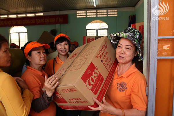 Quỹ Đạo Phật Ngày Nay: Tổng Kết Chương Trình  “Quà Tết Yêu Thương” cho kiều bào hồi hương tại hồ Dầu Tiếng - Tây Ninh (C92)