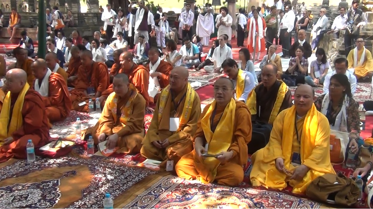 Đường Xưa Mây Trắng
