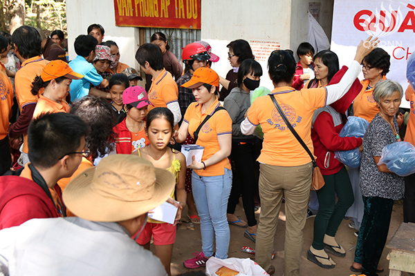Quỹ Đạo Phật Ngày Nay: Tổng Kết Chương Trình  “Quà Tết Yêu Thương” cho kiều bào hồi hương tại hồ Dầu Tiếng - Tây Ninh (C92)