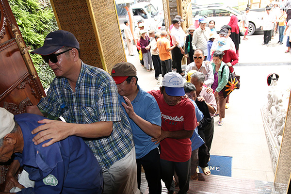 Quỹ Đạo Phật Ngày Nay - Tổng kết chương trình Quà Tết Yêu Thương - Đợt 2 tại TP. Hồ Chí Minh, Hà Tĩnh, Quảng Ngãi (C95)