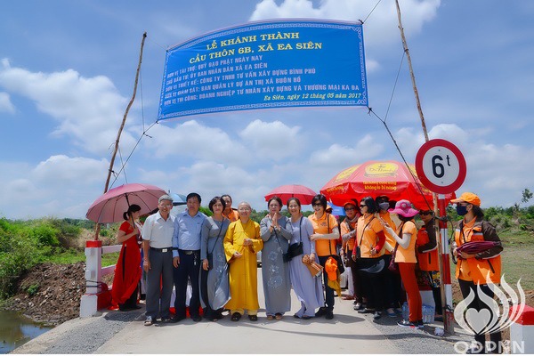 Quỹ Đạo Phật Ngày Nay: Lễ khánh thành “Nhịp cầu yêu thương” và Trao tặng yêu thương cho người khiếm thị, nạn nhân chất độc da cam &amp; Học sinh tại Đắk Lắk (C72d &amp; C107)