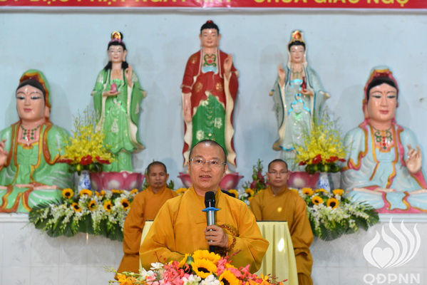 Quỹ Đạo Phật Ngày Nay - Tổng Kết Chương Trình Trao Quà Từ Thiện Và Trao Tặng Học Bổng Cho Học Sinh Nghèo Vượt Khó C101