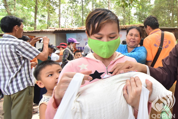 Quỹ Đạo Phật Ngày Nay: Tổng kết chương trình “Trao tặng yêu thương” đợt 2  tại hồ  Dầu Tiếng Tây Ninh (C100)