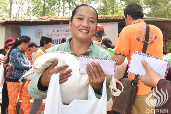 Quỹ Đạo Phật Ngày Nay: Tổng kết chương trình “Trao tặng yêu thương” đợt 2  tại hồ  Dầu Tiếng Tây Ninh (C100)