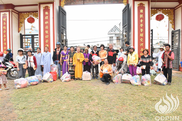 Quỹ Đạo Phật Ngày Nay: Lễ khánh thành “Nhịp cầu yêu thương” và Trao tặng yêu thương cho người khiếm thị, nạn nhân chất độc da cam &amp; Học sinh tại Đắk Lắk (C72d &amp; C107)