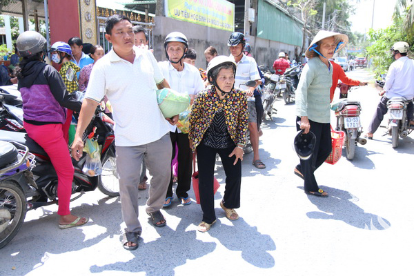 Quỹ Đạo Phật Ngày Nay - Tổng Kết Chương Trình Trao Quà Từ Thiện Và Trao Tặng Học Bổng Cho Học Sinh Nghèo Vượt Khó C101