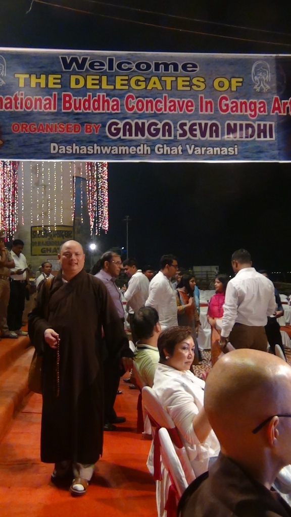 Đường Xưa Mây Trắng