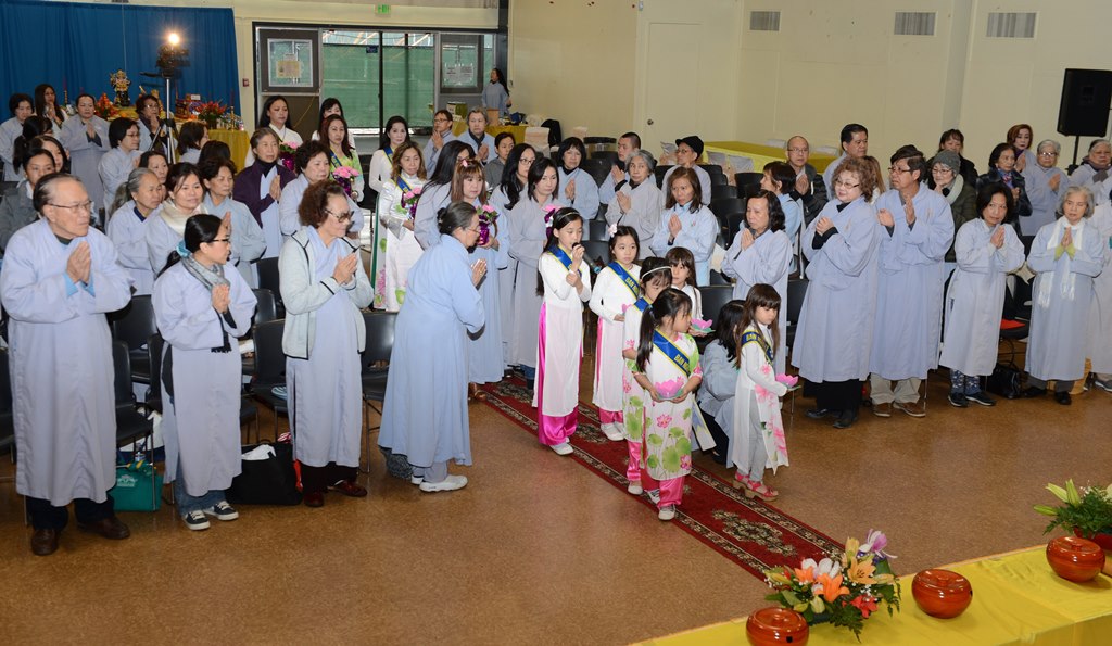 Pháp hội dược sư năm 2017 tại thành phố San Jose (Hoa Kỳ)