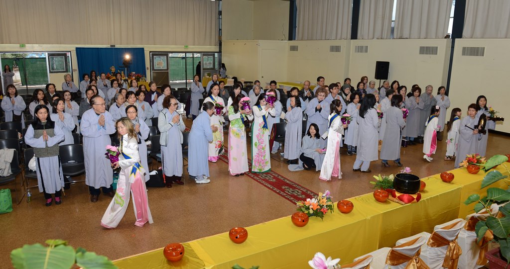 Pháp hội dược sư năm 2017 tại thành phố San Jose (Hoa Kỳ)