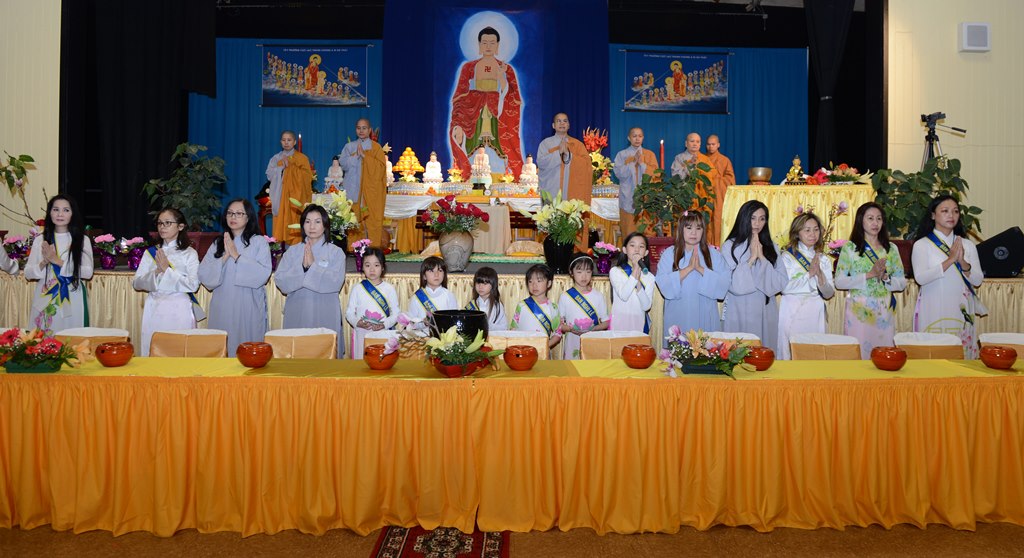 Pháp hội dược sư năm 2017 tại thành phố San Jose (Hoa Kỳ)