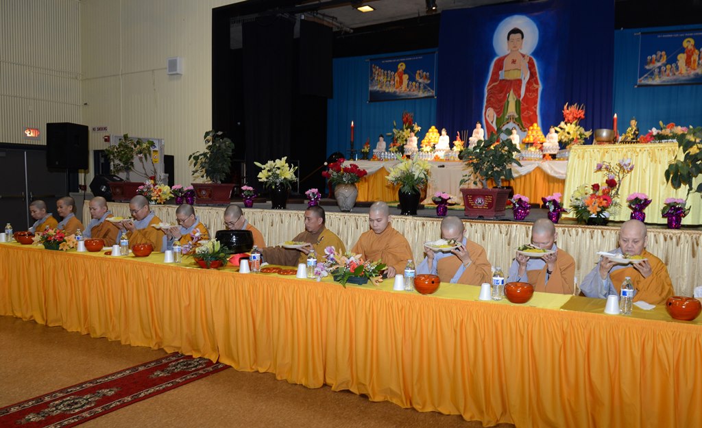 Pháp hội dược sư năm 2017 tại thành phố San Jose (Hoa Kỳ)