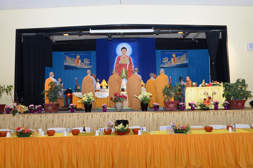 Pháp hội dược sư năm 2017 tại thành phố San Jose (Hoa Kỳ)