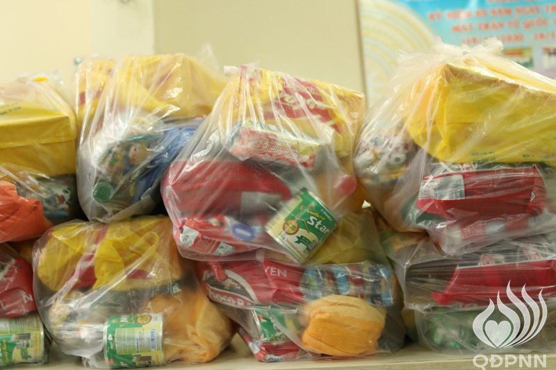 Quỹ Đạo Phật Ngày Nay - Tổng kết chương trình Quà Tết Yêu Thương - Đợt 2 tại TP. Hồ Chí Minh, Hà Tĩnh, Quảng Ngãi (C95)