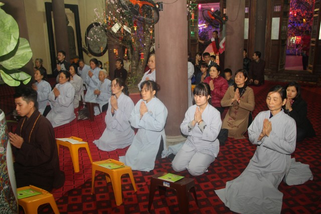 Thái Bình: Không khí đón giao thừa tại chùa Từ Xuyên