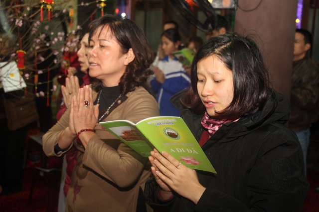 Thái Bình: Không khí đón giao thừa tại chùa Từ Xuyên