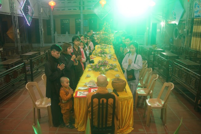 Thái Bình: Không khí đón giao thừa tại chùa Từ Xuyên
