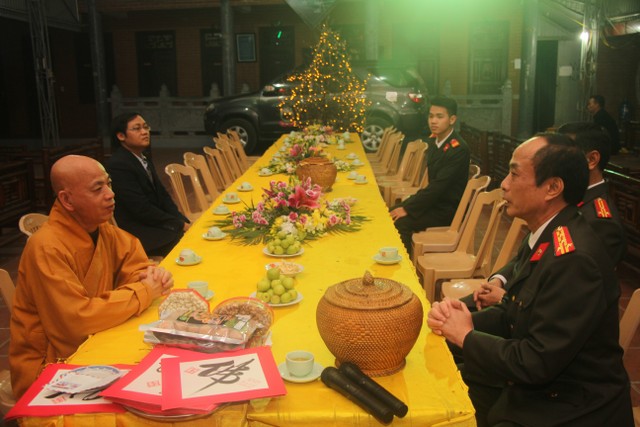 Thái Bình: Không khí đón giao thừa tại chùa Từ Xuyên