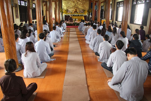 Thái Bình: Hơn 100 bạn trẻ về chùa Từ Xuyên tu một ngày