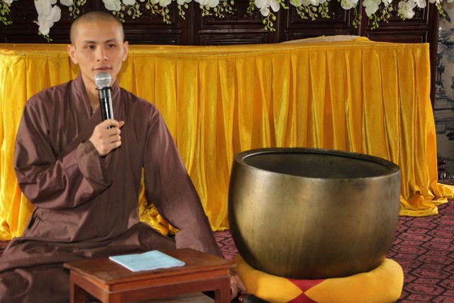 Thái Bình: Hơn 100 bạn trẻ về chùa Từ Xuyên tu một ngày