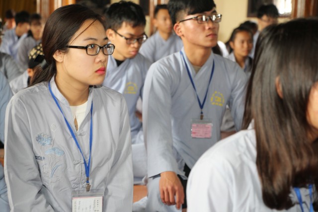 Thái Bình: Hơn 100 bạn trẻ về chùa Từ Xuyên tu một ngày