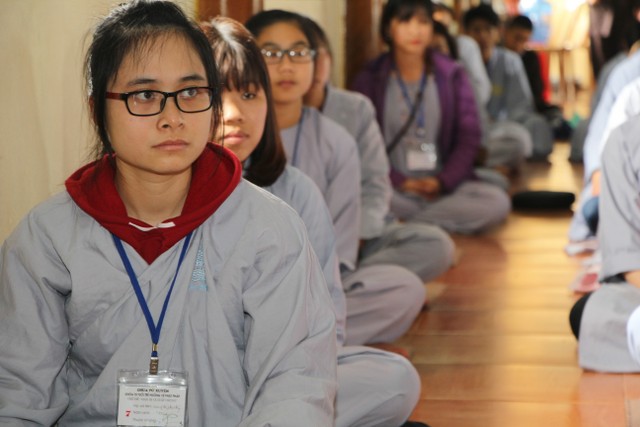 Thái Bình: Hơn 100 bạn trẻ về chùa Từ Xuyên tu một ngày