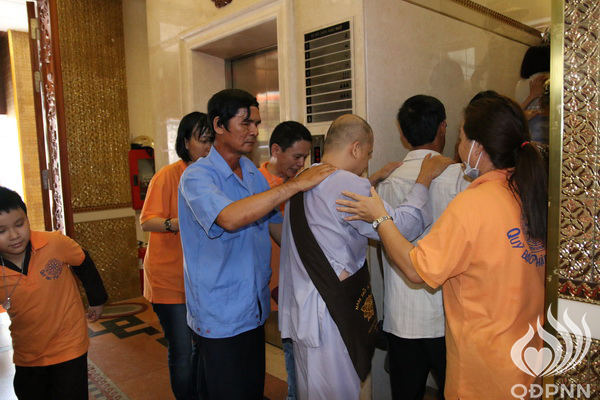 Quỹ Đạo Phật Ngày Nay - Tổng Kết Chương Trình  Trao Tặng Yêu Thương Cho Người Khiếm Thị C104