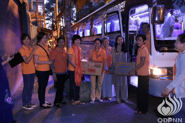 Quỹ Đạo Phật Ngày Nay - Tổng Kết Chương Trình Trao Quà Từ Thiện Và Trao Tặng Học Bổng Cho Học Sinh Nghèo Vượt Khó C101