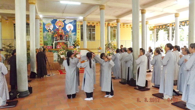 Thượng tọa Thích Nhật Từ thuyết giảng tại Khánh Hòa.