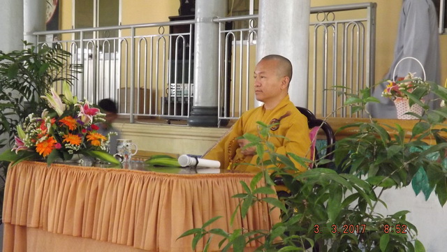 Thượng tọa Thích Nhật Từ thuyết giảng tại Khánh Hòa.
