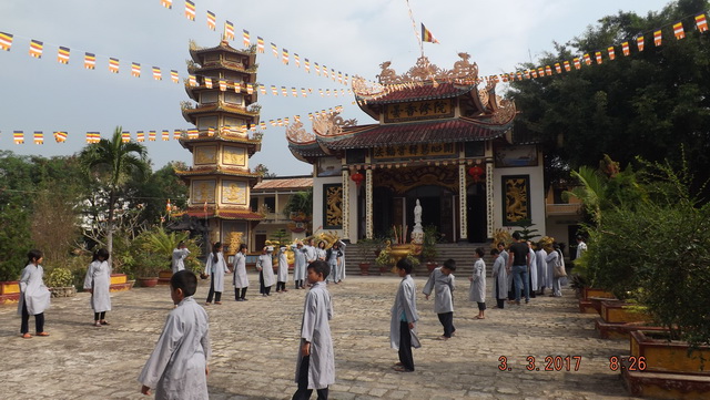Thượng tọa Thích Nhật Từ thuyết giảng tại Khánh Hòa.