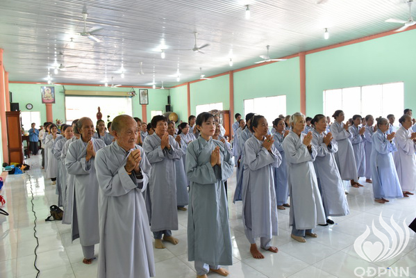 Quỹ Đạo Phật Ngày Nay - Tổng Kết Chương Trình Trao Quà Từ Thiện Và Trao Tặng Học Bổng Cho Học Sinh Nghèo Vượt Khó C101