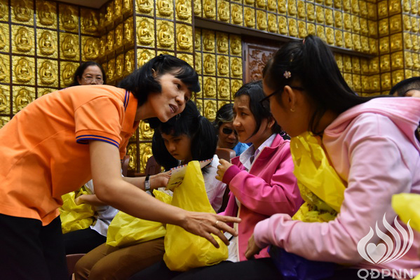 Quỹ Đạo Phật Ngày Nay - Tổng Kết Chương Trình  Trao Tặng Yêu Thương Cho Người Khiếm Thị C104