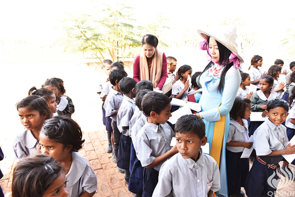 Quỹ Đạo Phật Ngày Nay - Tổng Kết Chương Trình Trao Quà Từ Thiện Và Cúng Dường Trai Tăng Tại Ấn Độ (C103)