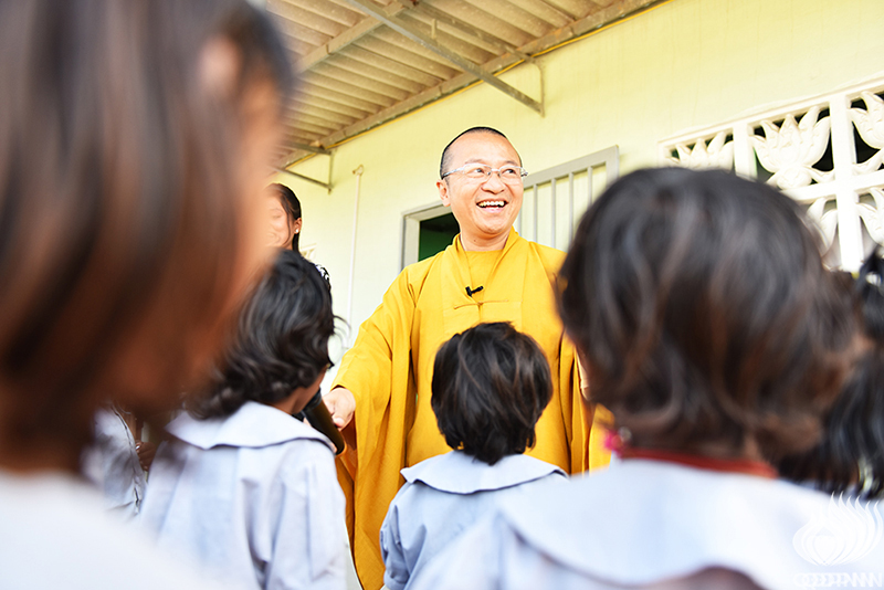 Quỹ Đạo Phật Ngày Nay - Tổng Kết Chương Trình Trao Quà Từ Thiện Và Cúng Dường Trai Tăng Tại Ấn Độ (C103)
