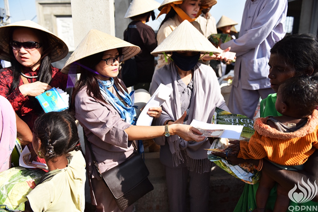 Quỹ Đạo Phật Ngày Nay - Tổng Kết Chương Trình Trao Quà Từ Thiện Và Cúng Dường Trai Tăng Tại Ấn Độ (C103)