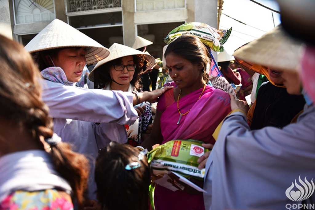 Quỹ Đạo Phật Ngày Nay - Tổng Kết Chương Trình Trao Quà Từ Thiện Và Cúng Dường Trai Tăng Tại Ấn Độ (C103)