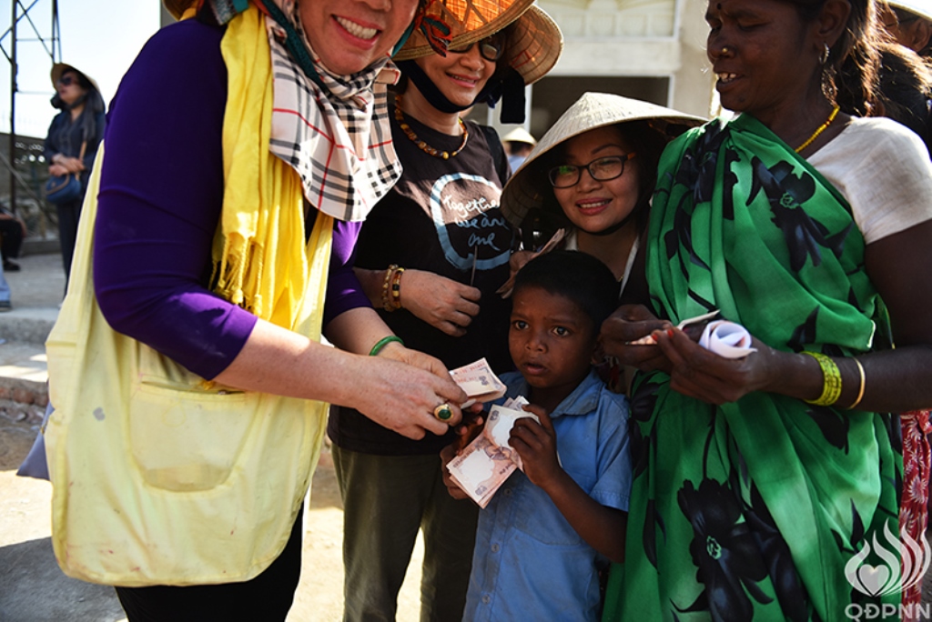 Quỹ Đạo Phật Ngày Nay - Tổng Kết Chương Trình Trao Quà Từ Thiện Và Cúng Dường Trai Tăng Tại Ấn Độ (C103)