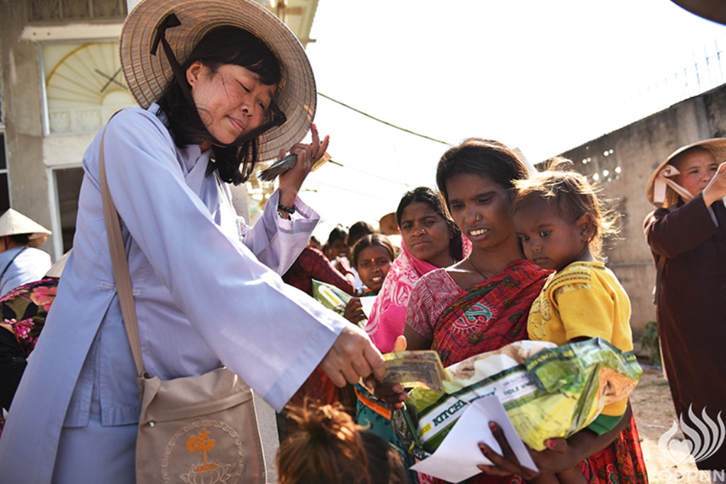 Quỹ Đạo Phật Ngày Nay - Tổng Kết Chương Trình Trao Quà Từ Thiện Và Cúng Dường Trai Tăng Tại Ấn Độ (C103)