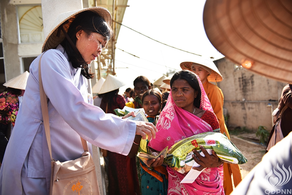 Quỹ Đạo Phật Ngày Nay - Tổng Kết Chương Trình Trao Quà Từ Thiện Và Cúng Dường Trai Tăng Tại Ấn Độ (C103)
