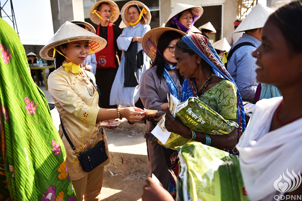 Quỹ Đạo Phật Ngày Nay - Tổng Kết Chương Trình Trao Quà Từ Thiện Và Cúng Dường Trai Tăng Tại Ấn Độ (C103)