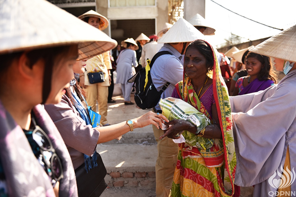 Quỹ Đạo Phật Ngày Nay - Tổng Kết Chương Trình Trao Quà Từ Thiện Và Cúng Dường Trai Tăng Tại Ấn Độ (C103)